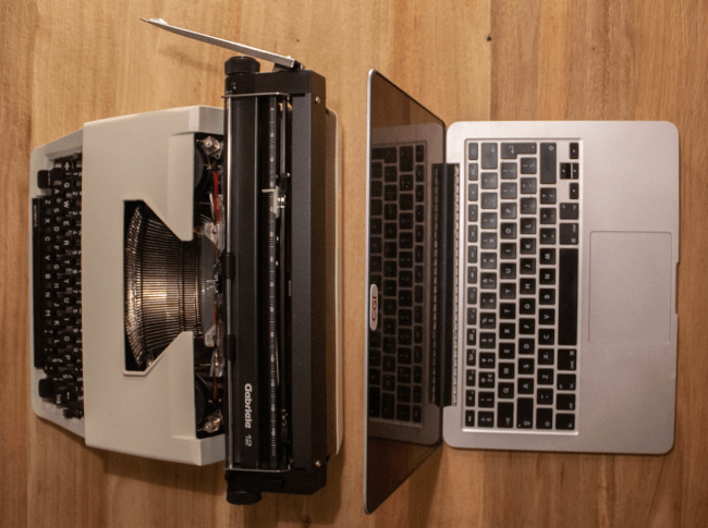 Печатная машинка и ноутбук. Метод слепой печати на клавиатуре — онлайн тренажер бесплатно 40 лет назад